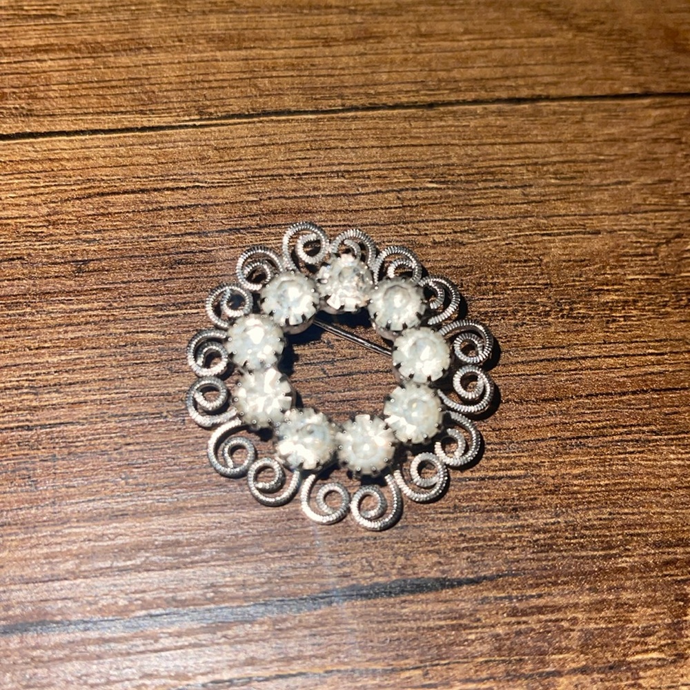 SOLD. White Rhinestone Vintage Brooch